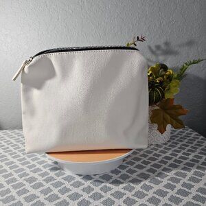 Betsey Johnson White Faux Leather Cosmetic Bag Makeup Case EUC